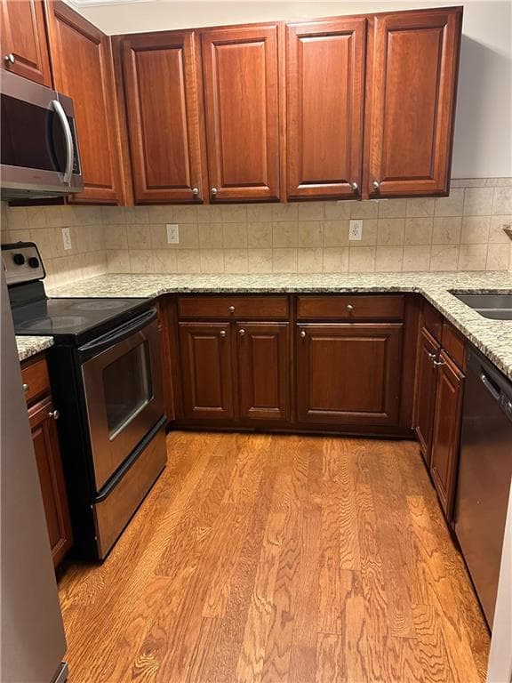 3 bedroom, 3 bathroom, 1,732 sq ft townhouse for rent at 2129 Meadow Peak Road, Duluth, GA 30097 for $2,100 a month — photo 7