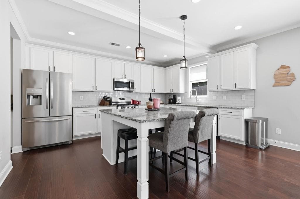 4 bedroom, 4 bathroom, 2,600 sq ft single family residence under contract at 2085 Sparrowhawk Court, Austell, GA 30106 — photo 9