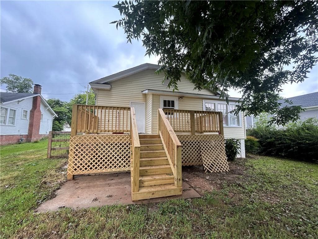3 bedroom, 1 bathroom, 1,391 sq ft single family residence for sale at 144 Marshall Street, Cedartown, GA 30125 — photo 5