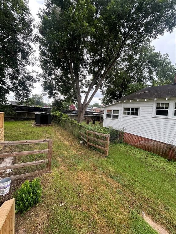 3 bedroom, 1 bathroom, 1,391 sq ft single family residence for sale at 144 Marshall Street, Cedartown, GA 30125 — photo 6