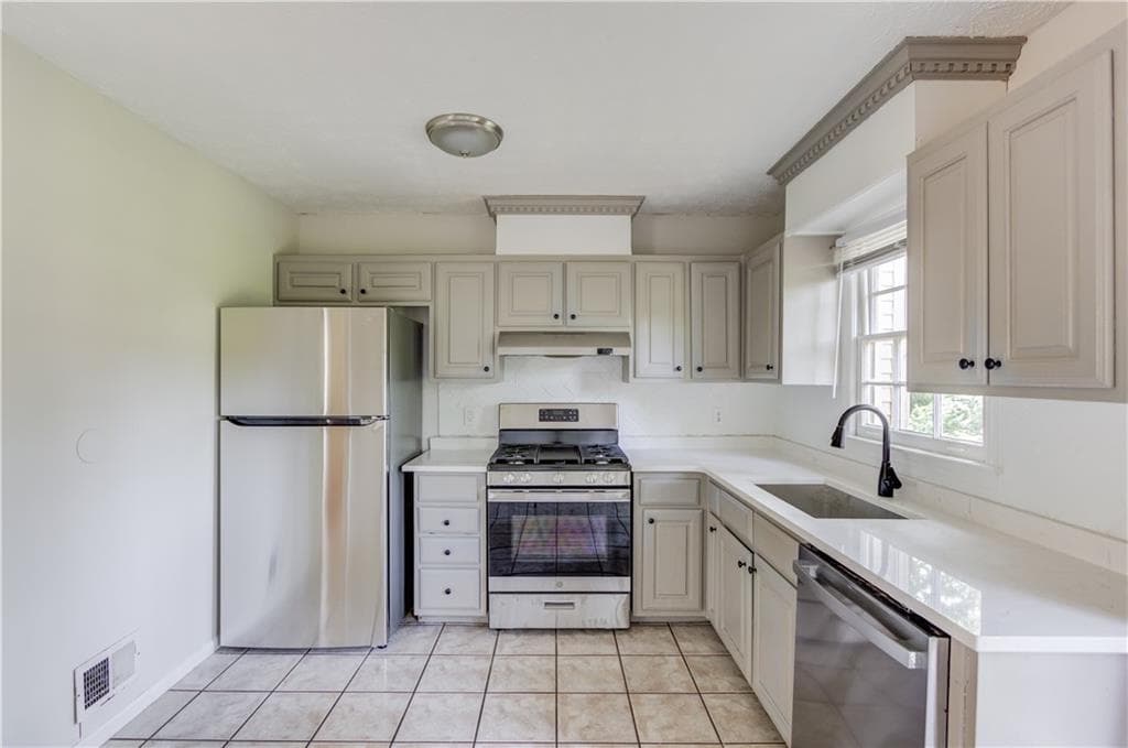 3 bedroom, 2 bathroom, 1,020 sq ft single family residence for rent at 4647 Candlewyck Way, Buford, GA 30518 for $2,000 a month — photo 5