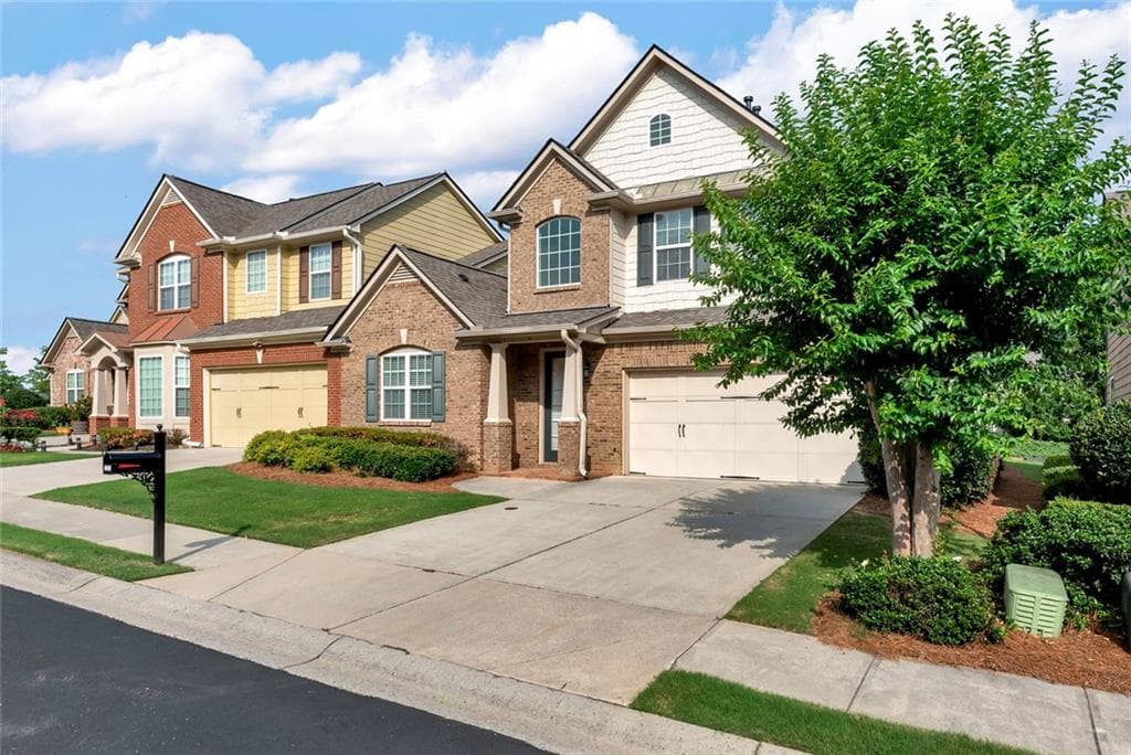 3 bedroom, 3 bathroom, 2,209 sq ft townhouse for sale at 2707 Sardis Chase Court, Buford, GA 30519 — photo 2