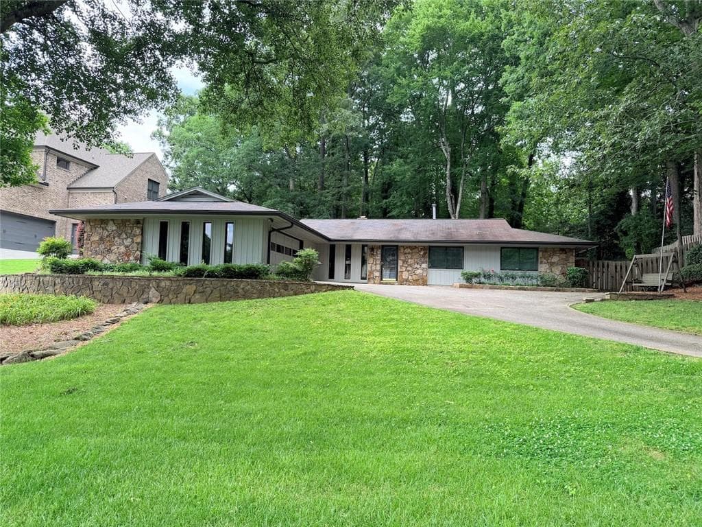 4 bedroom, 3 bathroom, 2,241 sq ft single family residence for rent at 298 Indian Hills Trail, Marietta, GA 30068 for $3,600 a month — photo 1 of 23