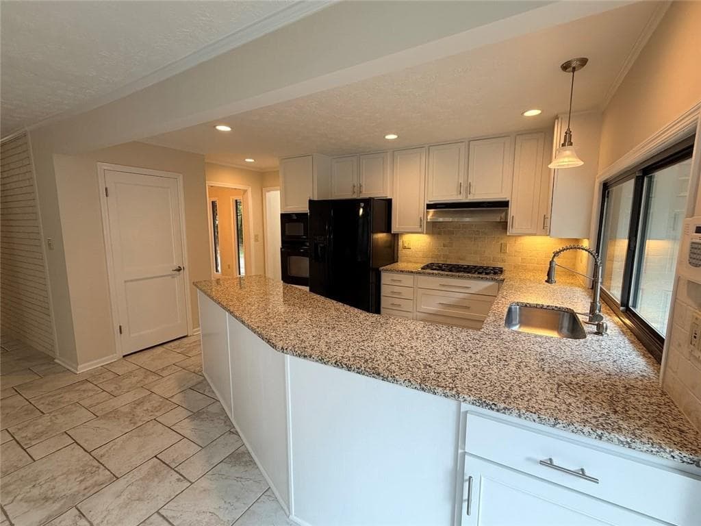 4 bedroom, 3 bathroom, 2,241 sq ft single family residence for rent at 298 Indian Hills Trail, Marietta, GA 30068 for $3,600 a month — photo 8