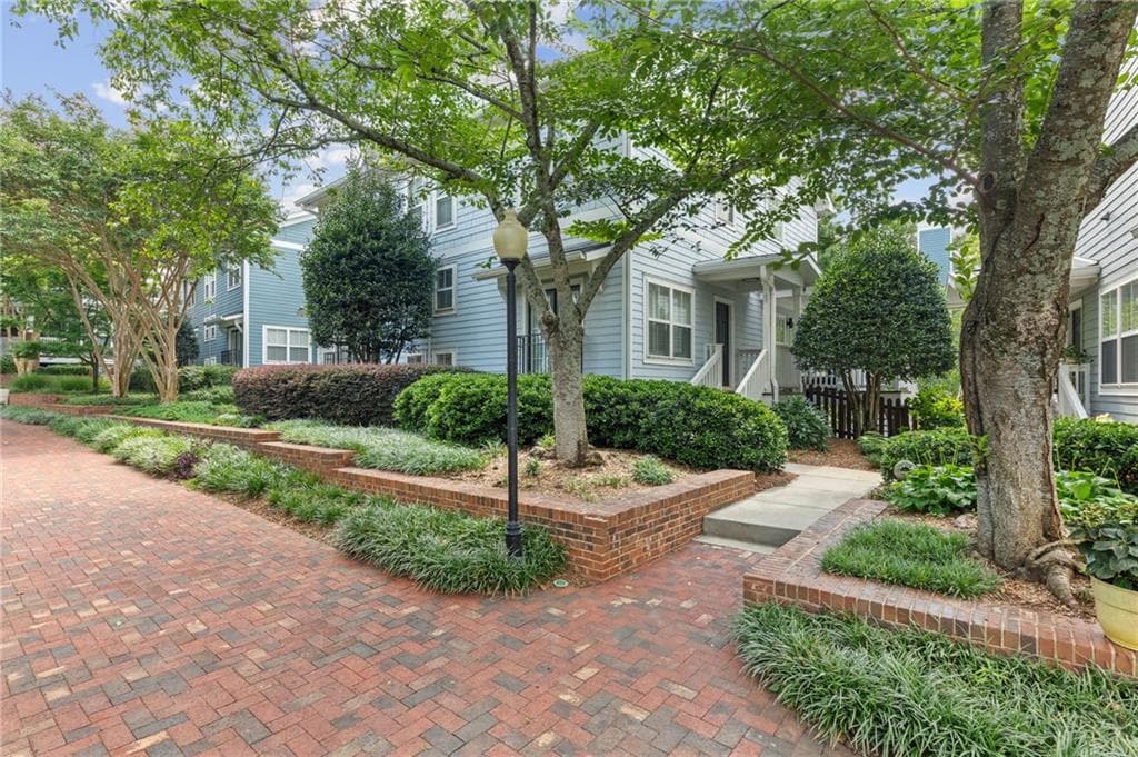 3 bedroom, 4 bathroom, 1,798 sq ft townhouse for sale at 268 Carlyle Park Drive, Atlanta, GA 30307 — photo 2