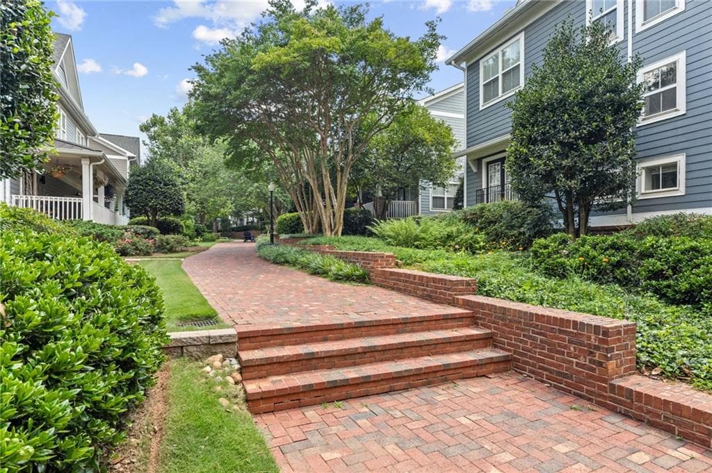 3 bedroom, 4 bathroom, 1,798 sq ft townhouse for sale at 268 Carlyle Park Drive, Atlanta, GA 30307 — photo 3