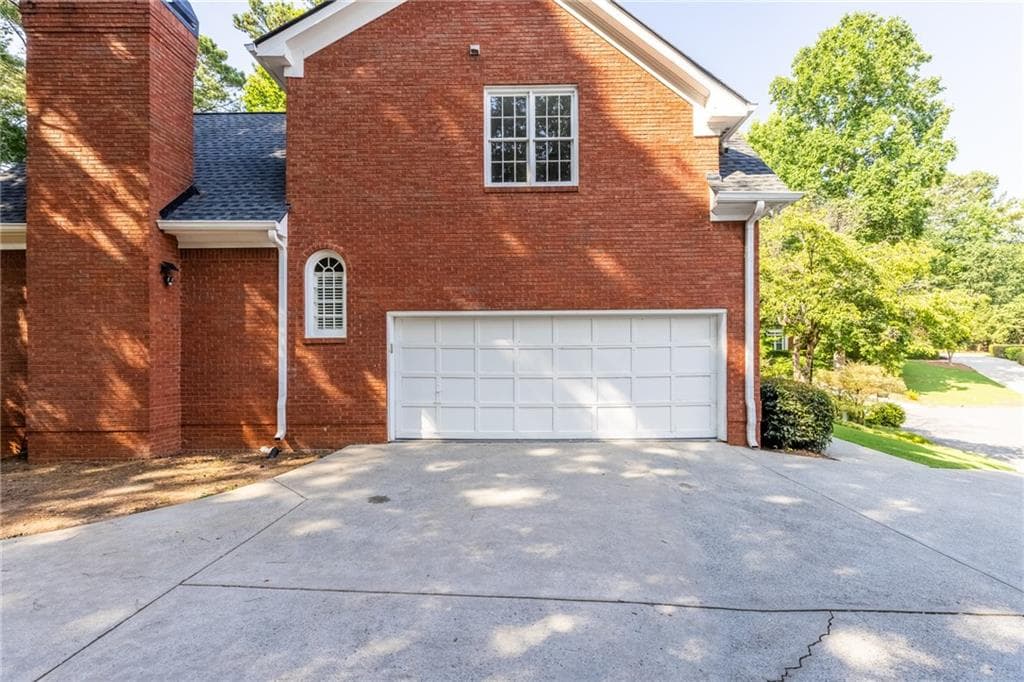 6 bedroom, 5 bathroom, 5,145 sq ft single family residence for rent at 2560 Hamptons Run, Alpharetta, GA 30005 for $5,800 a month — photo 2