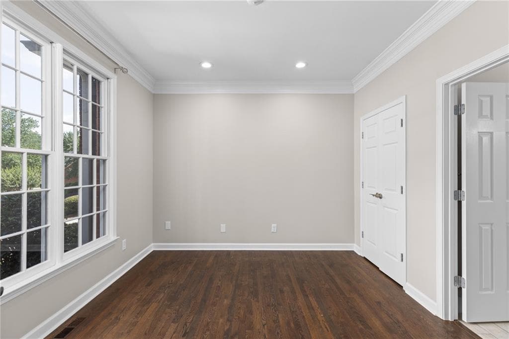 6 bedroom, 5 bathroom, 5,145 sq ft single family residence for rent at 2560 Hamptons Run, Alpharetta, GA 30005 for $5,800 a month — photo 5