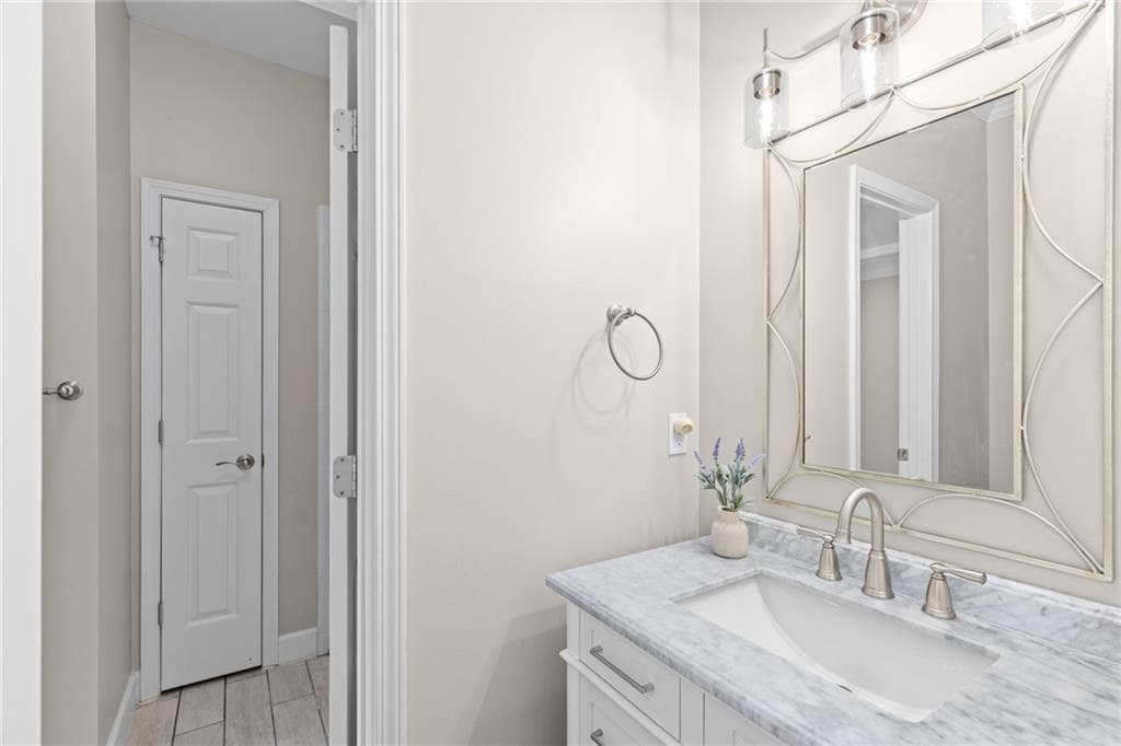 6 bedroom, 5 bathroom, 5,145 sq ft single family residence for rent at 2560 Hamptons Run, Alpharetta, GA 30005 for $5,800 a month — photo 8
