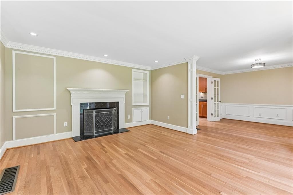 6 bedroom, 6 bathroom, 6,264 sq ft single family residence for sale at 3135 Spalding Drive, Atlanta, GA 30350 — photo 3
