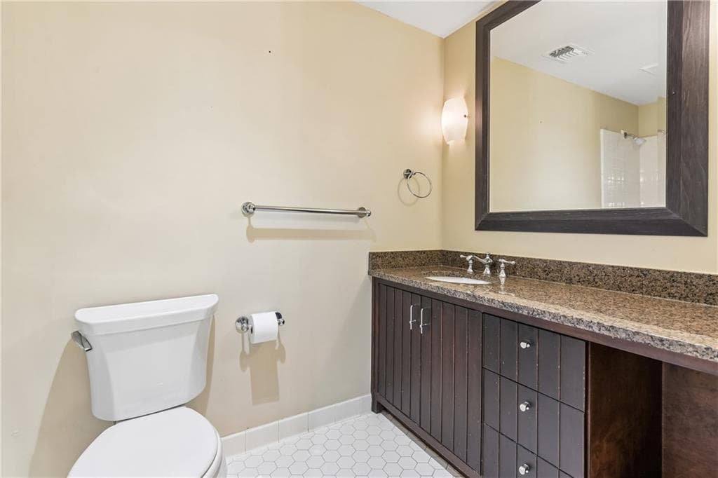 6 bedroom, 6 bathroom, 6,264 sq ft single family residence for sale at 3135 Spalding Drive, Atlanta, GA 30350 — photo 6