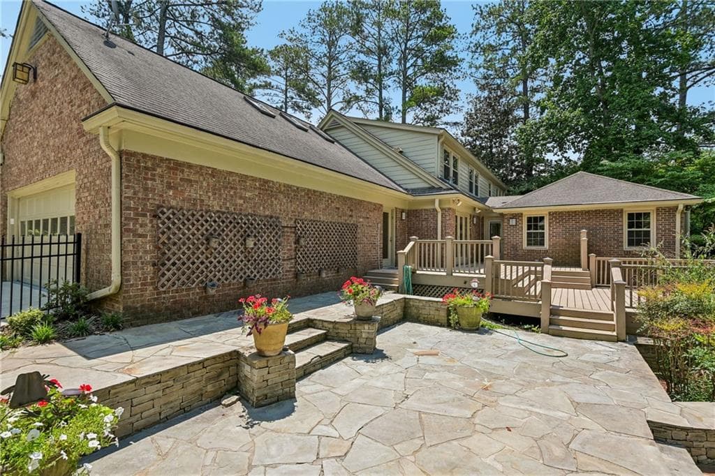 6 bedroom, 6 bathroom, 6,264 sq ft single family residence for sale at 3135 Spalding Drive, Atlanta, GA 30350 — photo 7
