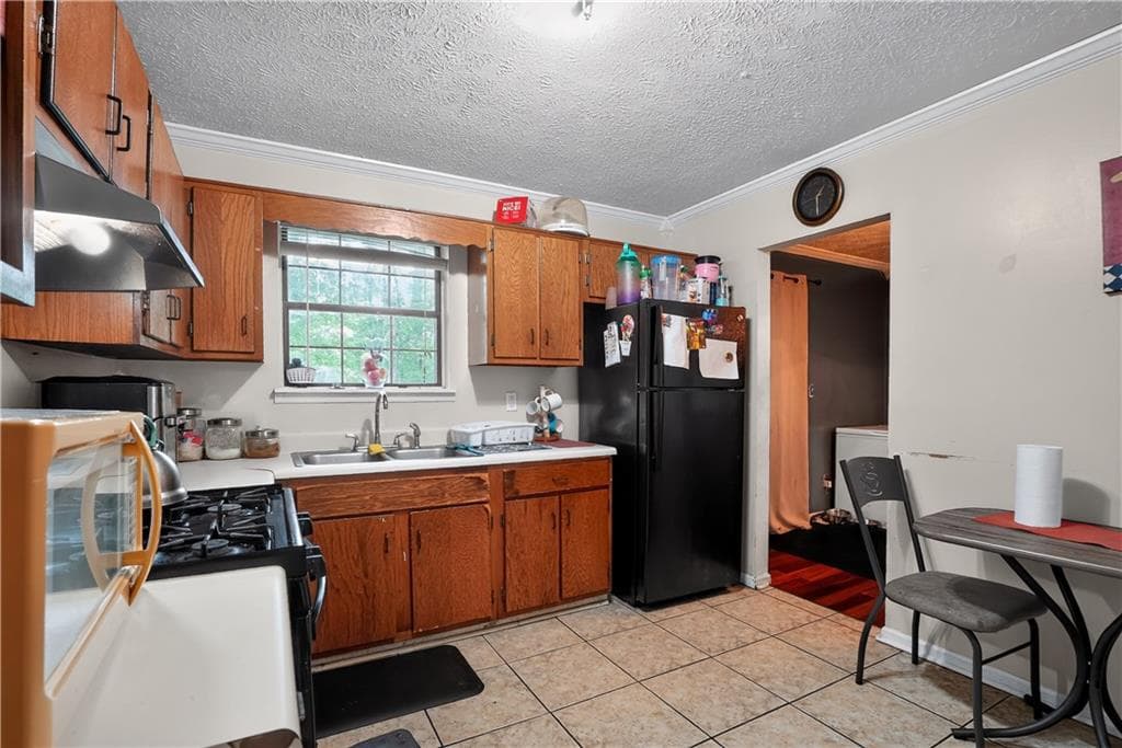 3 bedroom, 3 bathroom, 1,294 sq ft single family residence for sale at 3675 Satellite Terrace, Ellenwood, GA 30294 — photo 4