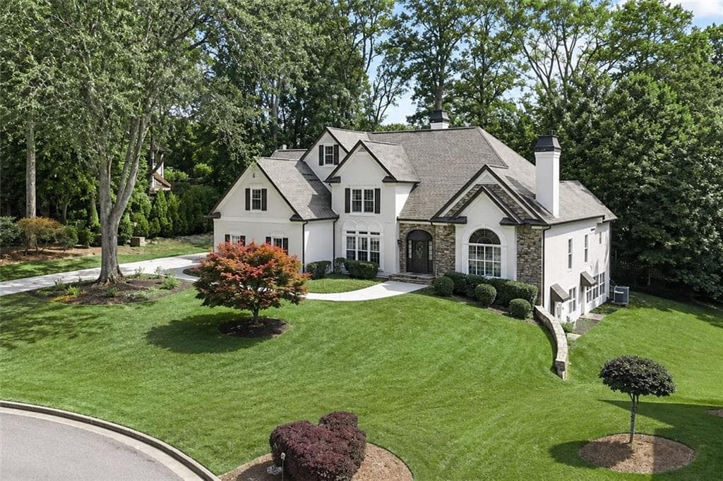 5 bedroom, 5 bathroom, 4,930 sq ft single family residence under contract at 12210 Winding Oak Trail, Alpharetta, GA 30005 — photo 2