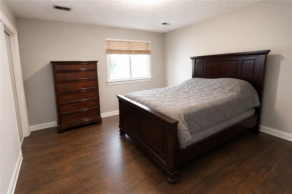 3 bedroom, 2 bathroom, 1,280 sq ft single family residence for sale at 8265 Park Ridge Drive, Riverdale, GA 30274 — photo 6