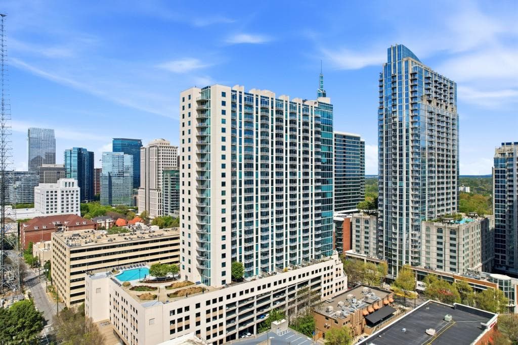 1 bedroom, 1 bathroom, 606 sq ft condominium under contract at 860 Peachtree Street 2816, Atlanta, GA 30308
