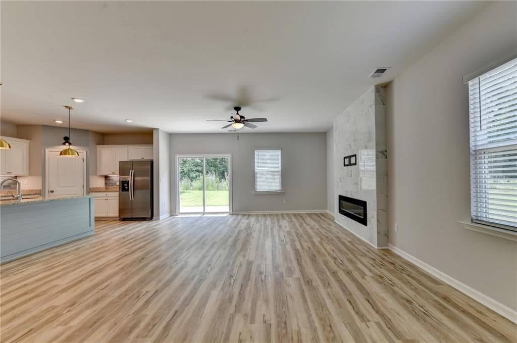 5 bedroom, 3 bathroom, 2,239 sq ft single family residence for sale at 404 Golden Eagle Parkway, Braselton, GA 30517 — photo 6