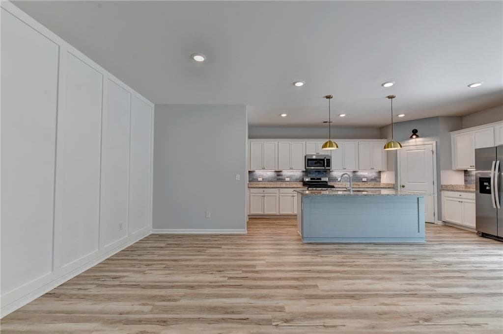 5 bedroom, 3 bathroom, 2,239 sq ft single family residence for sale at 404 Golden Eagle Parkway, Braselton, GA 30517 — photo 8