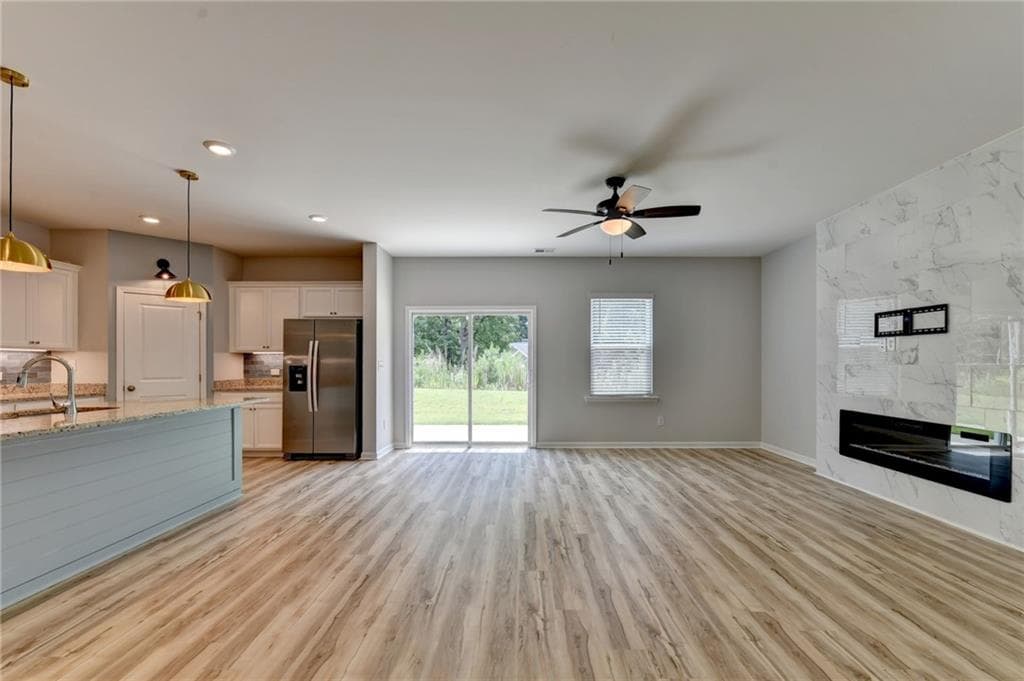 5 bedroom, 3 bathroom, 2,239 sq ft single family residence for sale at 404 Golden Eagle Parkway, Braselton, GA 30517 — photo 9