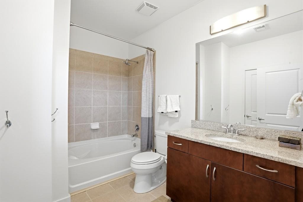 1 bedroom, 1 bathroom, 606 sq ft condominium under contract at 860 Peachtree Street 2816, Atlanta, GA 30308 — photo 10