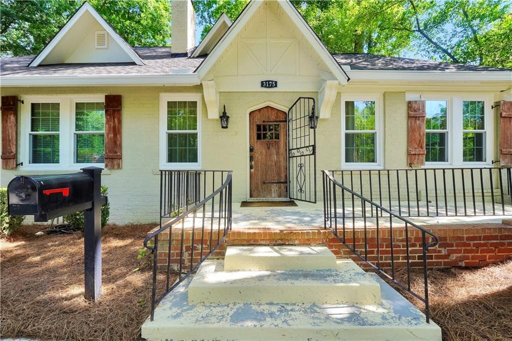 4 bedroom, 3 bathroom, 2,250 sq ft single family residence for sale at 3175 Ingleside Avenue, Macon, GA 31204 — photo 3