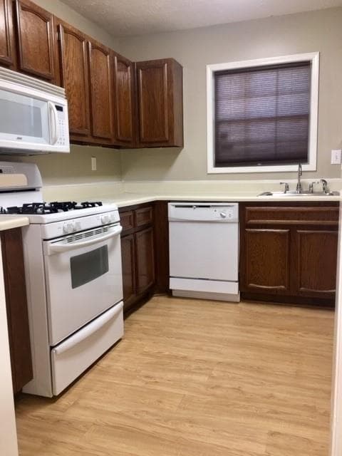 2 bedroom, 1 bathroom condominium for rent at 1103 Natchez Trace, Atlanta, GA 30350 for $1,500 a month — photo 3