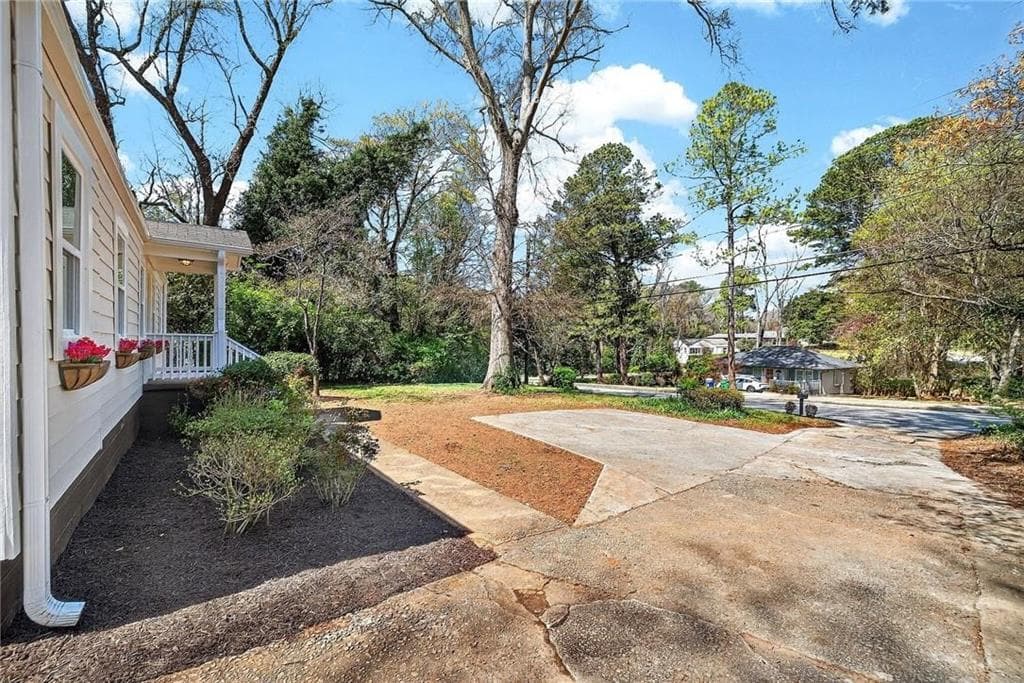 4 bedroom, 3 bathroom, 1,630 sq ft single family residence for rent at 955 Columbia Drive, Decatur, GA 30030 for $3,400 a month — photo 3