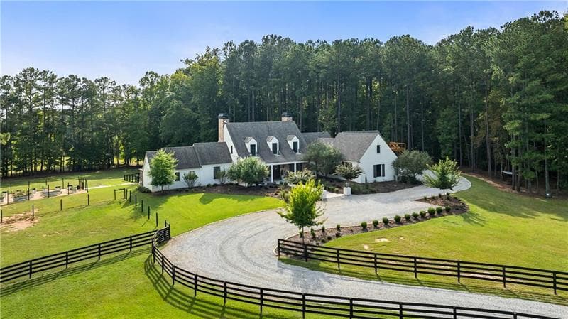3 bedroom, 3 bathroom, 3,355 sq ft single family residence for sale at 7255 Old Rico Road, Chattahoochee Hills, GA 30268 — photo 2