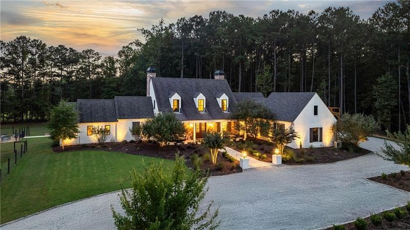 3 bedroom, 3 bathroom, 3,355 sq ft single family residence for sale at 7255 Old Rico Road, Chattahoochee Hills, GA 30268 — photo 3