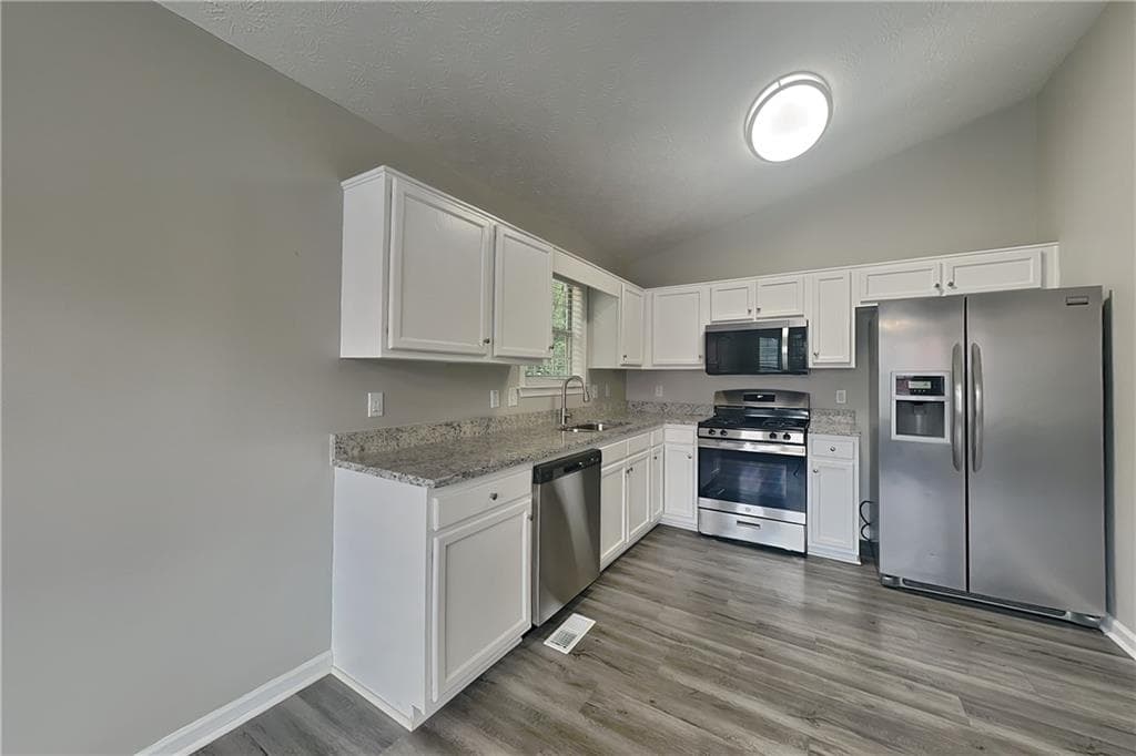 3 bedroom, 2 bathroom, 1,305 sq ft single family residence for rent at 336 Paradise Circle, Douglasville, GA 30134 for $1,795 a month — photo 4