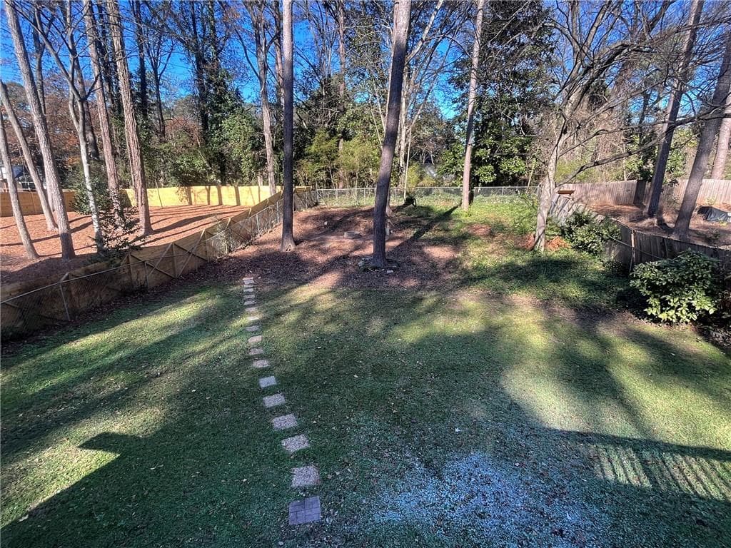 2 bedroom, 1 bathroom single family residence under contract at 1192 Kingsley Circle, Atlanta, GA 30324 — photo 3