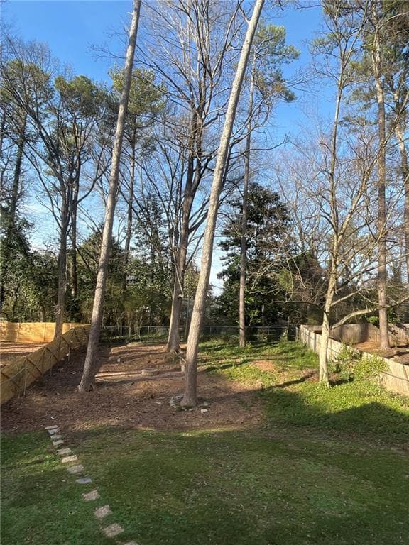 2 bedroom, 1 bathroom single family residence under contract at 1192 Kingsley Circle, Atlanta, GA 30324 — photo 6