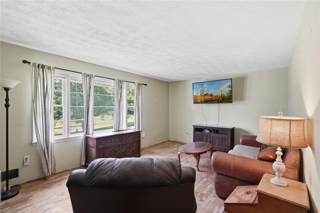 3 bedroom, 2 bathroom, 2,084 sq ft single family residence for sale at 264 School Street, Gillsville, GA 30543 — photo 5