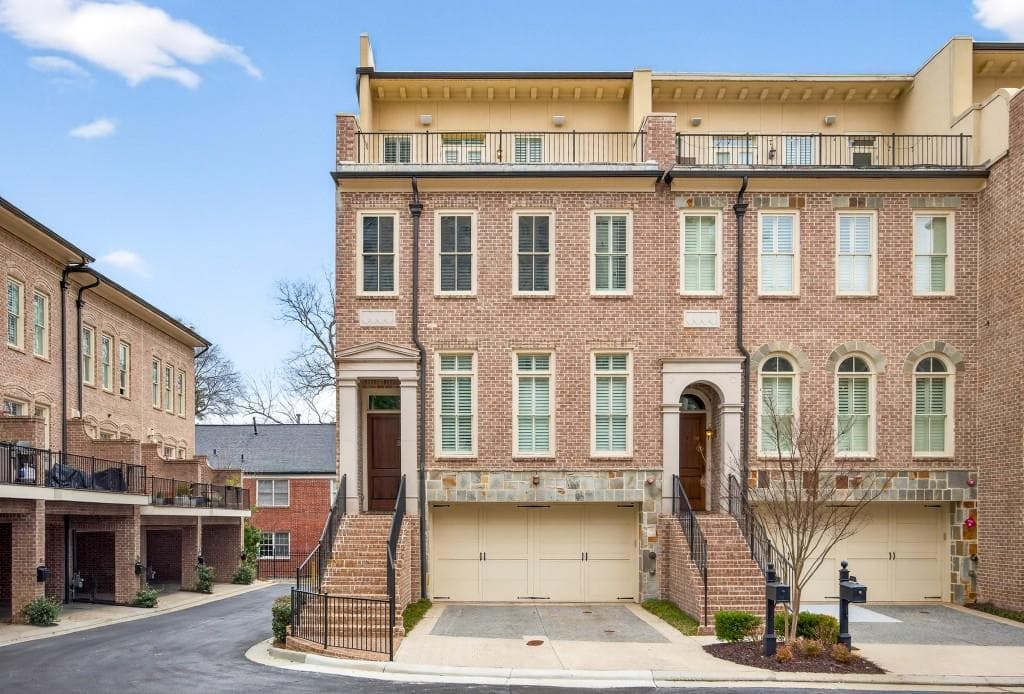 3 bedroom, 5 bathroom, 2,792 sq ft townhouse for sale at 58 Sheridan Drive 19, Atlanta, GA 30305 — photo 1 of 36