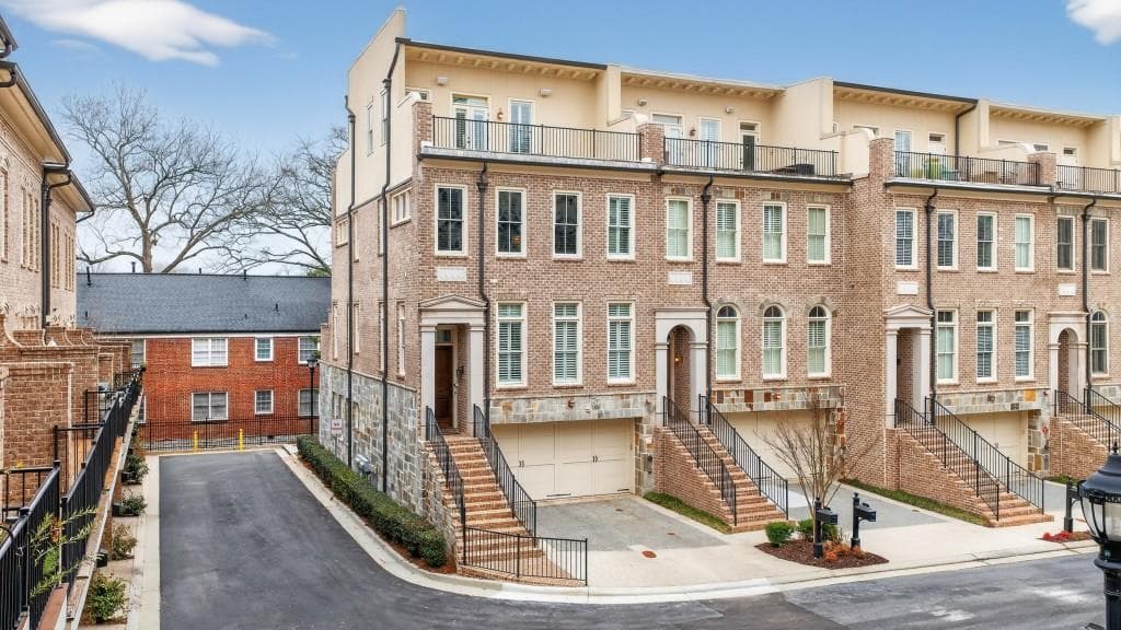 3 bedroom, 5 bathroom, 2,792 sq ft townhouse for sale at 58 Sheridan Drive 19, Atlanta, GA 30305 — photo 2