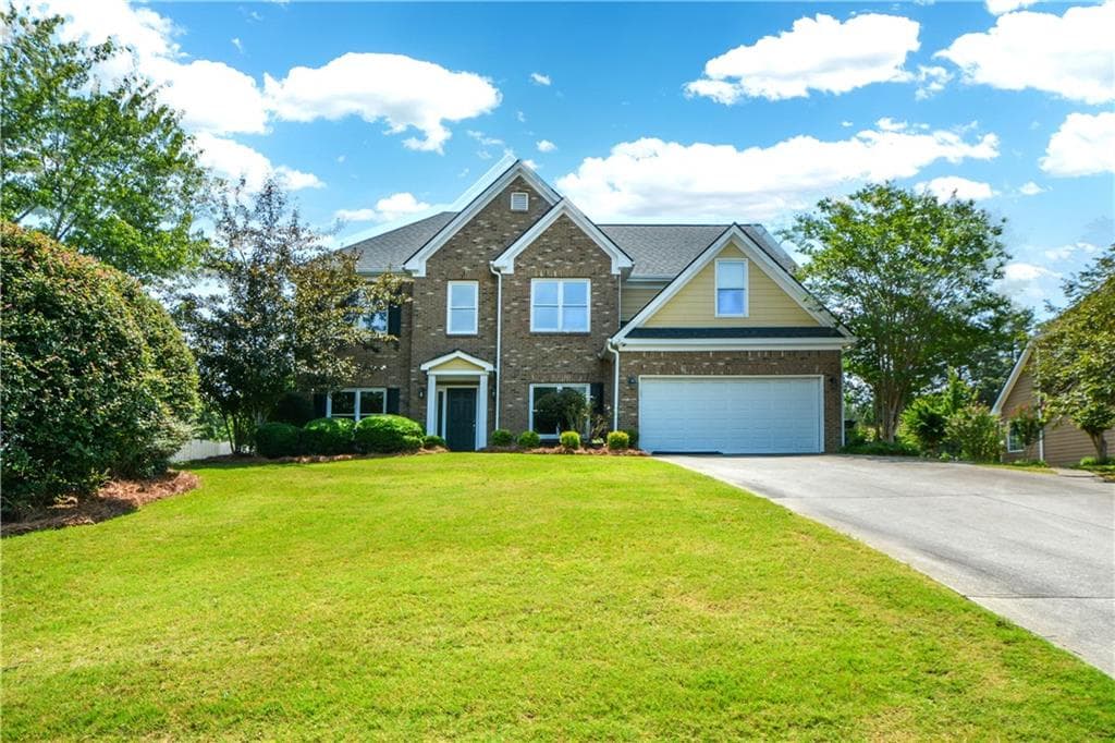 5 bedroom, 3 bathroom, 2,677 sq ft single family residence under contract at 3420 Bulloch Lake Road, Loganville, GA 30052 — photo 2