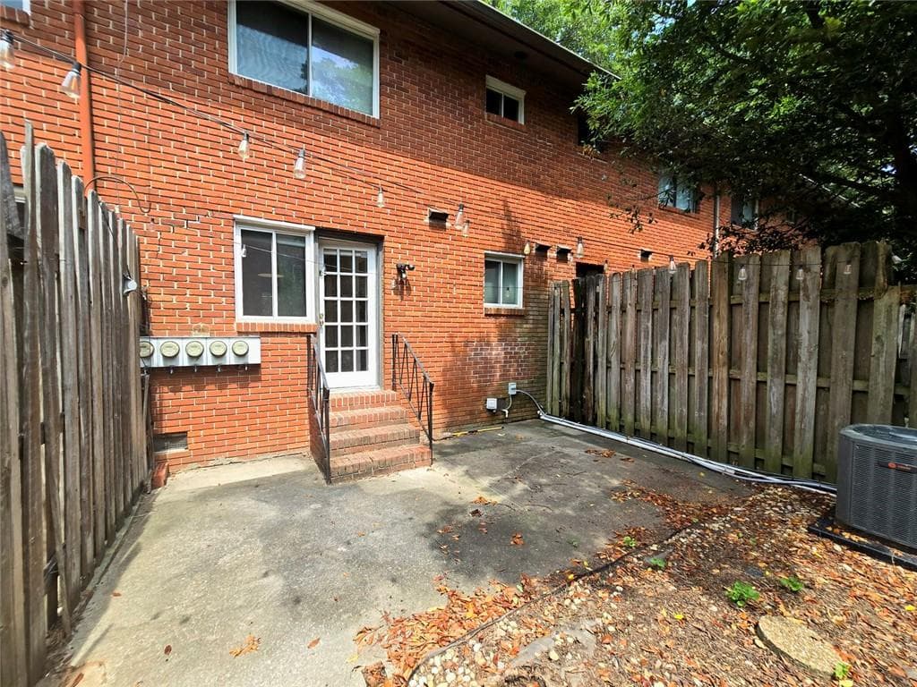 2 bedroom, 2 bathroom, 1,064 sq ft condominium for rent at 1600 briarcliff Road 4, Atlanta, GA 30306 for $2,000 a month — photo 10