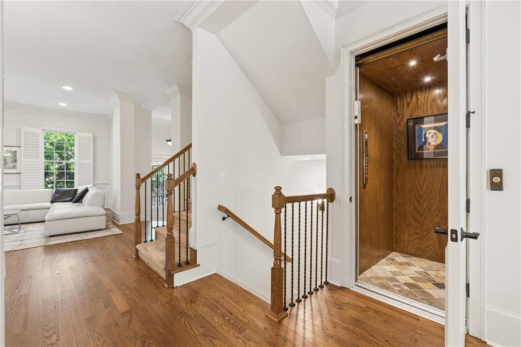 4 bedroom, 5 bathroom, 3,981 sq ft townhouse under contract at 4308 Bridgehaven Drive, Smyrna, GA 30080 — photo 3