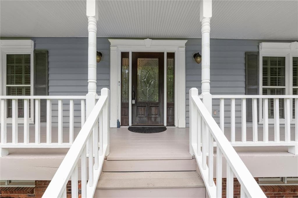 4 bedroom, 3 bathroom, 2,606 sq ft single family residence for sale at 2185 Wenlok Trail, Marietta, GA 30066 — photo 2