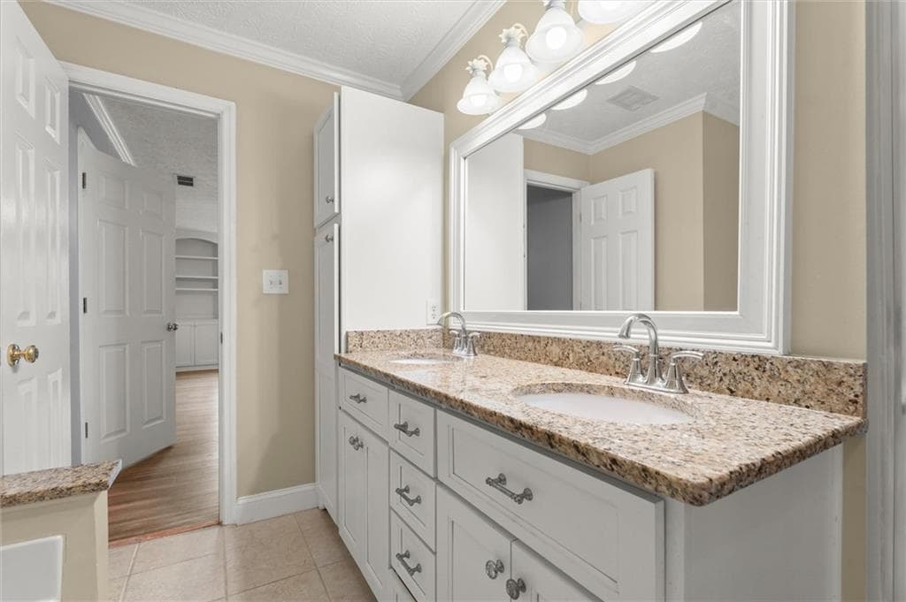 4 bedroom, 3 bathroom, 2,606 sq ft single family residence for sale at 2185 Wenlok Trail, Marietta, GA 30066 — photo 5