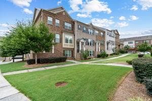 3 bedroom, 4 bathroom, 2,160 sq ft townhouse for sale at 2475 Georgetown Avenue, Atlanta, GA 30345 — photo 3