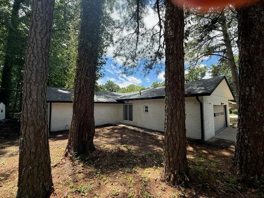 4 bedroom, 3 bathroom, 2,080 sq ft single family residence under contract at 2675 Lantern Lane, Atlanta, GA 30349 — photo 3