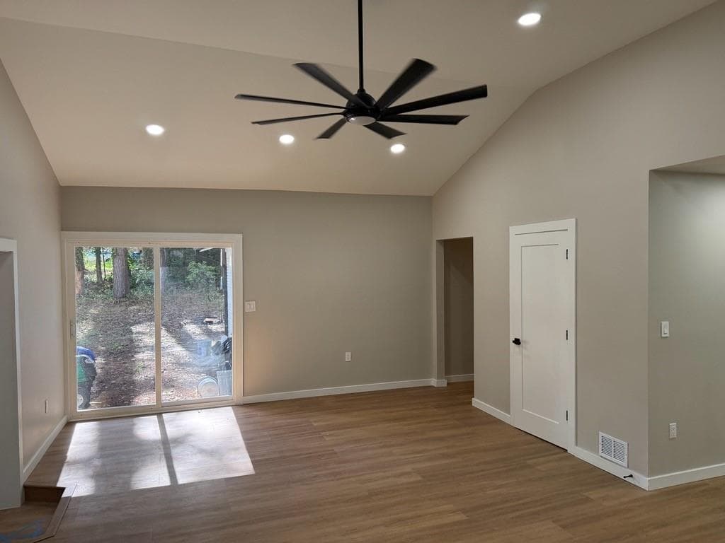 4 bedroom, 3 bathroom, 2,080 sq ft single family residence under contract at 2675 Lantern Lane, Atlanta, GA 30349 — photo 4