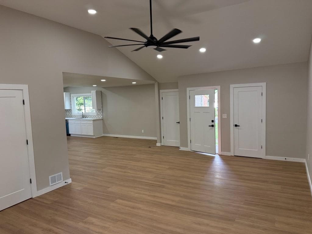 4 bedroom, 3 bathroom, 2,080 sq ft single family residence under contract at 2675 Lantern Lane, Atlanta, GA 30349 — photo 5