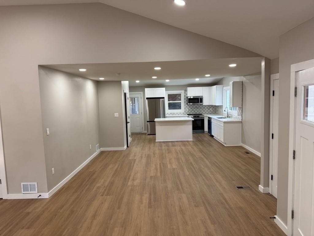 4 bedroom, 3 bathroom, 2,080 sq ft single family residence under contract at 2675 Lantern Lane, Atlanta, GA 30349 — photo 7