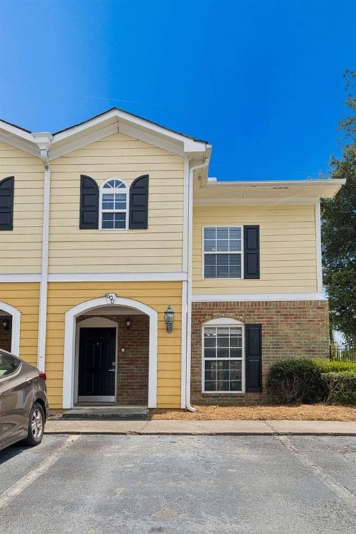 2 bedroom, 3 bathroom, 1,214 sq ft townhouse under contract at 600 Summer Place, Norcross, GA 30071 — photo 2