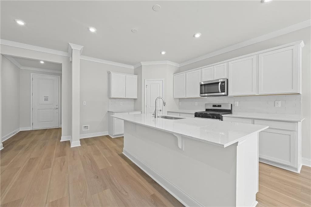5 bedroom, 3 bathroom, 2,659 sq ft single family residence for sale at 252 Nesta Grove Drive, Locust Grove, GA 30248 — photo 8