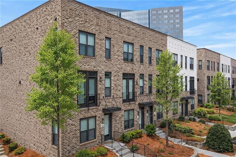 3 bedroom, 4 bathroom, 2,502 sq ft townhouse for sale at 1601 Aldworth Place, Atlanta, GA 30339 — photo 2