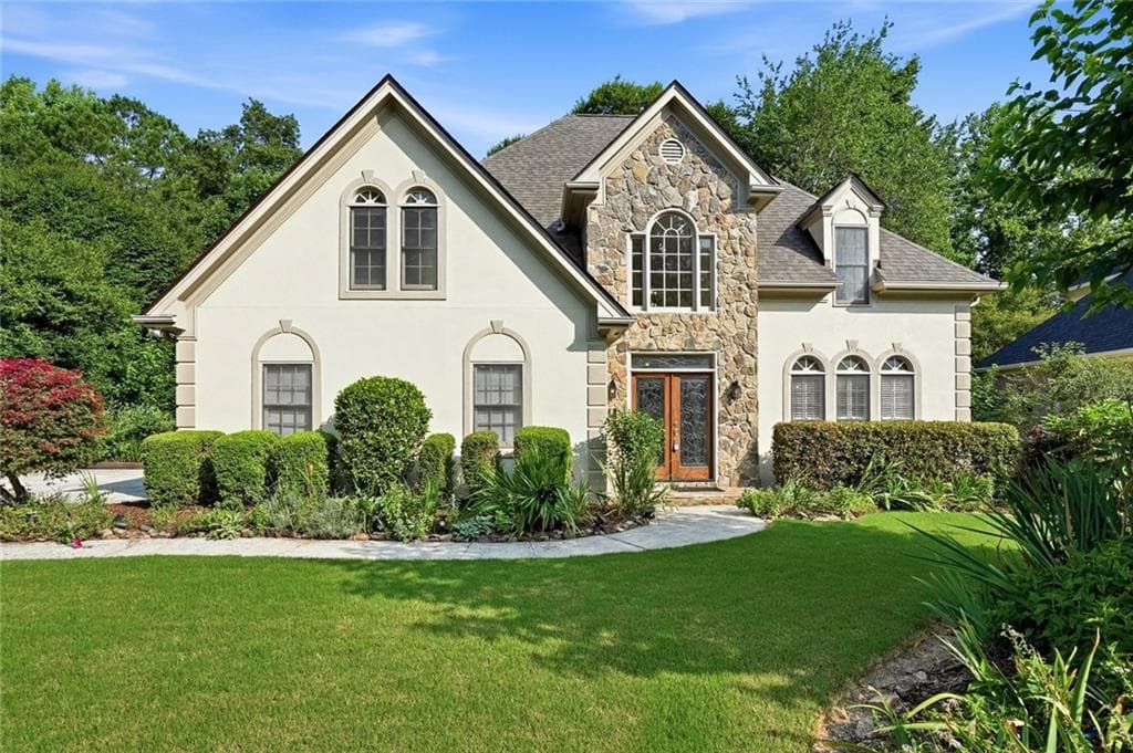 5 bedroom, 4 bathroom, 4,142 sq ft single family residence sold at 5338 Dunwoody Club Creek, Atlanta, GA 30360