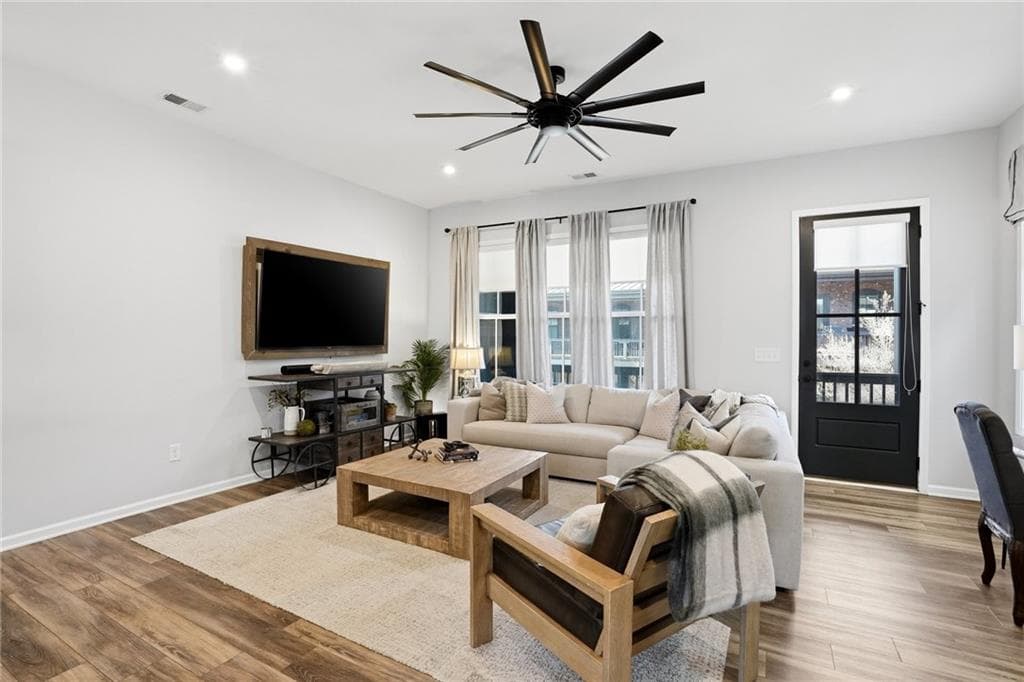 3 bedroom, 4 bathroom, 2,030 sq ft townhouse for sale at 6610 Cortland Walk, Alpharetta, GA 30005 — photo 5